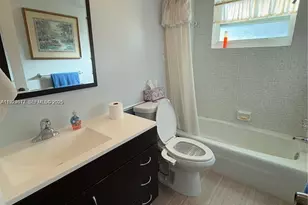 4270 NW 40th St, Lauderdale Lakes, FL 33319 - Photo 9