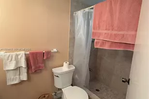 4270 NW 40th St, Lauderdale Lakes, FL 33319 - Photo 17