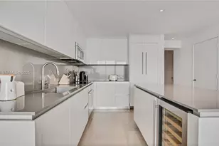 88 SW 7th St, Miami, FL 33130 - Photo 5