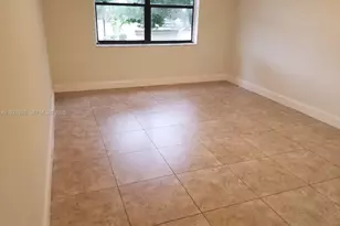 8290 Lake Dr, Doral, FL 33166 - Photo 5