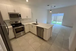 2602 SE 11th St, Homestead, FL 33035 - Photo 9