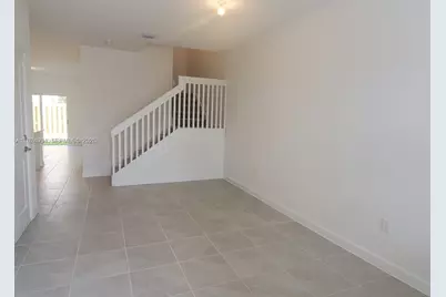 2602 SE 11th St, Homestead, FL 33035 - Photo 3