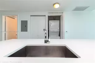 460 NE 28th St, Miami, FL 33137 - Photo 9