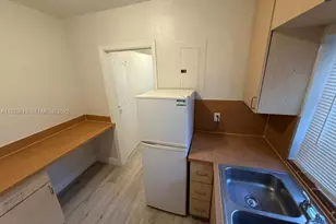 2459 NW 28th St, Miami, FL 33142 - Photo 15