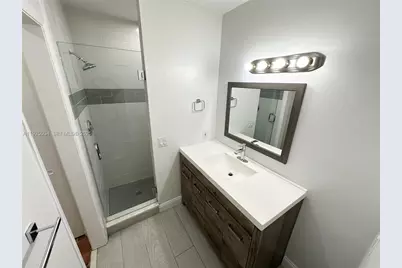 10521 Mahogany Key Cir #201D, Miami, FL 33196 - Photo 17