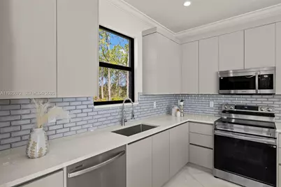 4282 2nd Ave SE, Naples, FL 34117 - Photo 13