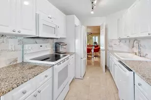 16711 Collins Ave, Sunny Isles Beach, FL 33160 - Photo 31
