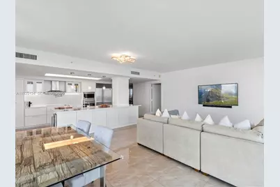 1331 Brickell Bay Dr #1811, Miami, FL 33131 - Photo 5