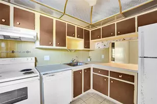 1030 Country Club Dr, Margate, FL 33063 - Photo 5