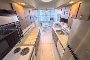 301 174th St, Sunny Isles Beach, FL 33160 - Photo 25