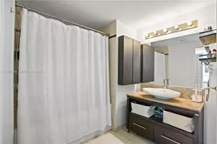 480 NE 30th St, Miami, FL 33137 - Photo 17