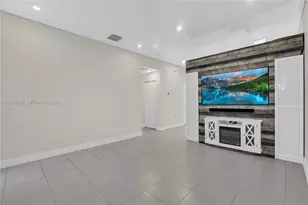 8151 NW 104th Ave, Doral, FL 33178 - Photo 7