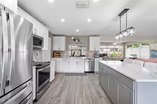 8831 NW 11th St, Pembroke Pines, FL 33024 - Photo 11