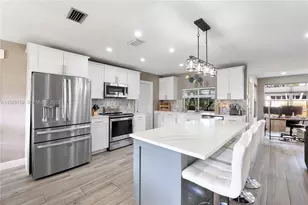 8831 NW 11th St, Pembroke Pines, FL 33024 - Photo 9