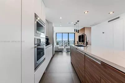 460 NE 28th St #1806, Miami, FL 33137 - Photo 13