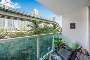 31 SE 5th St, Miami, FL 33131 - Photo 21