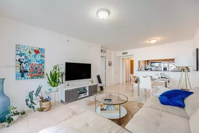 31 SE 5th St #409, Miami, FL 33131 - Photo 7