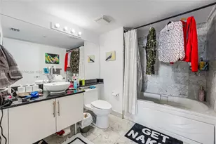 31 SE 5th St, Miami, FL 33131 - Photo 17