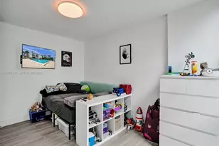 800 Parkview Dr, Hallandale Beach, FL 33009 - Photo 21