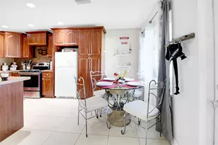 6810 Farragut St, Hollywood, FL 33024 - Photo 5