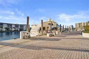 1000 W Island Blvd, Aventura, FL 33160 - Photo 29