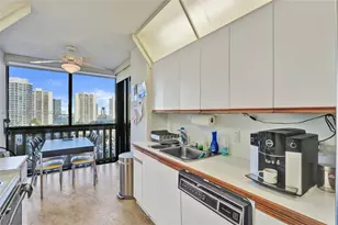 1000 W Island Blvd, Aventura, FL 33160 - Photo 3