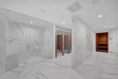 601 NE 36th St #811, Miami, FL 33137 - Photo 23