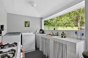 341 S Biscayne River Dr, Miami, FL 33169 - Photo 45