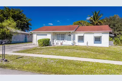 8221 SW 10th St, North Lauderdale, FL 33068 - Photo 3