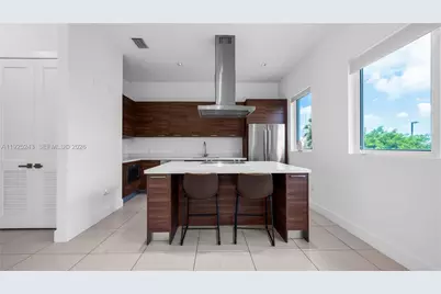9187 NW 33th St, Doral, FL 33172 - Photo 9