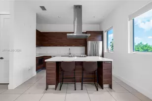 9187 NW 33th St, Doral, FL 33172 - Photo 9