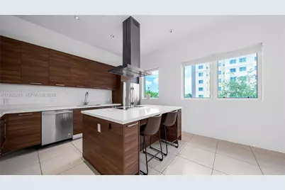 9187 NW 33th St, Doral, FL 33172 - Photo 7