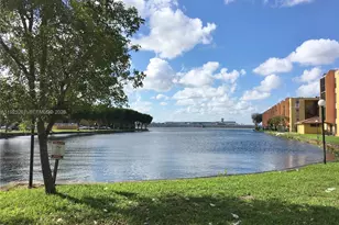 4721 NW 7th St, Miami, FL 33126 - Photo 11