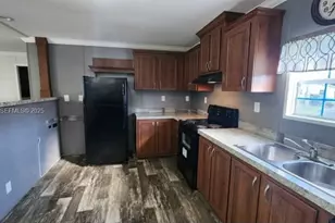 822 Heather Ln, Hallandale Beach, FL 33309 - Photo 3