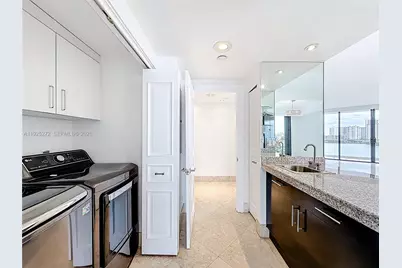 2800 Island Blvd #902, Aventura, FL 33160 - Photo 9