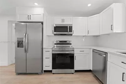 2285 NW 89th St, Miami, FL 33147 - Photo 5
