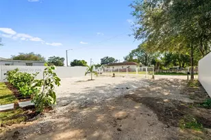 2285 NW 89th St, Miami, FL 33147 - Photo 21
