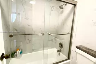 100 Lincoln Rd, Miami Beach, FL 33139 - Photo 15