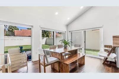 2865 Gettysburg Ln, West Palm Beach, FL 33409 - Photo 9