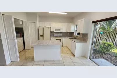 2940 SE 15th Ter #2940, Homestead, FL 33035 - Photo 7