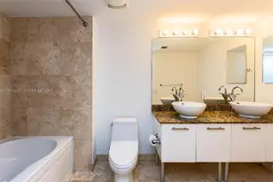 41 SE 5th St, Miami, FL 33131 - Photo 5