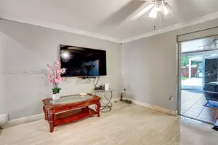 631 E 53rd St, Hialeah, FL 33013 - Photo 21