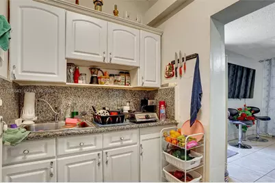 631 E 53rd St, Hialeah, FL 33013 - Photo 37