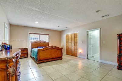 631 E 53rd St, Hialeah, FL 33013 - Photo 7