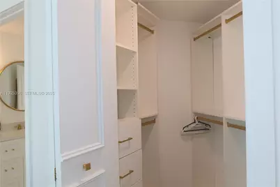 500 Brickell Ave #3902, Miami, FL 33131 - Photo 21