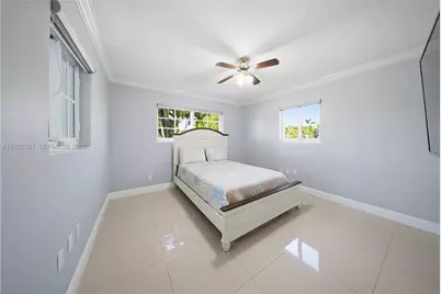 300 NE 175th St, North Miami Beach, FL 33162 - Photo 21