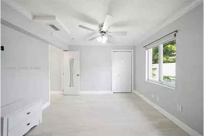 300 NE 175th St, North Miami Beach, FL 33162 - Photo 17