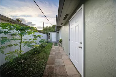 300 NE 175th St, North Miami Beach, FL 33162 - Photo 47