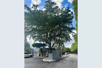 6442 Milk Wagon Ln, Miami Lakes, FL 33014 - Photo 1