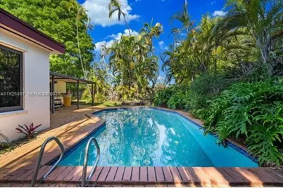 9155 SW 179th St, Palmetto Bay, FL 33157 - Photo 7